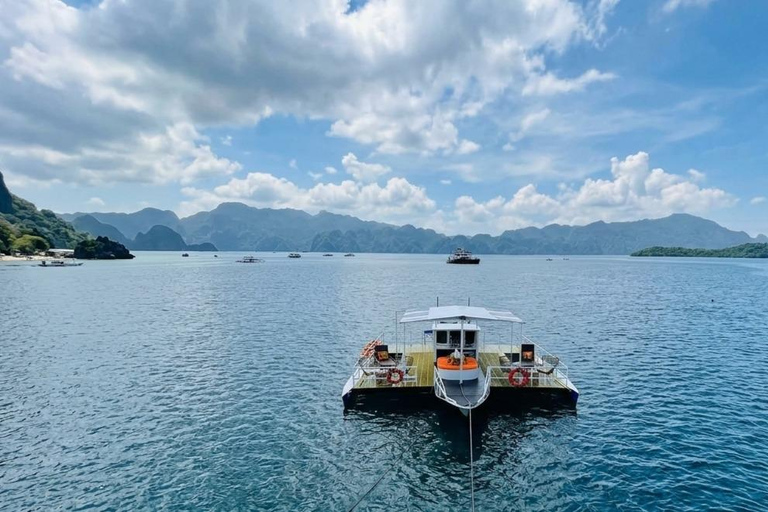 Coron Island: Coastal Trimaran Tour