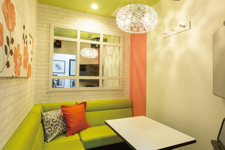 Tokyo: Karaoke Box Experience at BIG ECHO Shibuya Center Gai Honten (Plan including alcohol)