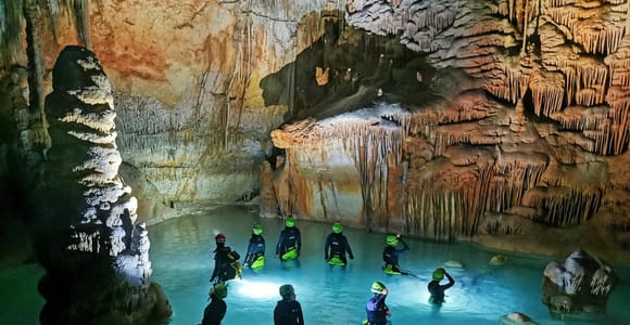 Estany d&#39;en Mas: Küstenwanderung, Abseilen und Erkundung der Meereshöhle