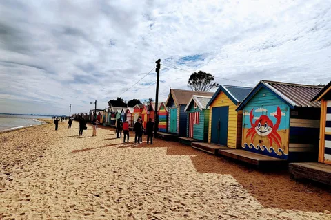 Melbourne 3-Hour Small Group Tour with Beach Boxes