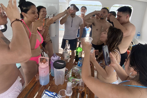 Miami: Day Boat Party with Jet Ski, Drinks, Music & Tubing Tour with Gas & Marina Fees