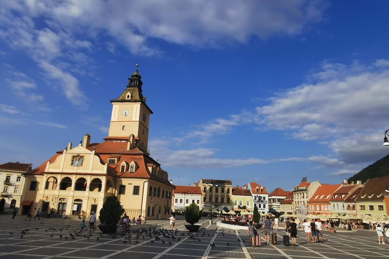 Day Trip to Bran Dracula&#039;s Castle and Peles CastleOption for private tour