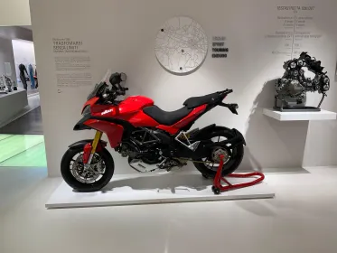 Ducati, Lamborghini Fabriken+Museen, Ferrari Museum+Mittagessen