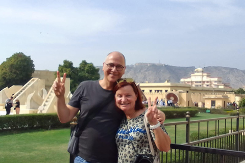 Jaipur: Amber Fort, Stepwell & Jal Mahal with Pickup Private Tour without Entry Tickets