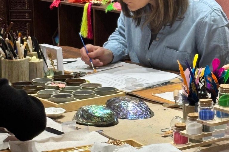 Shanghai: Mother-of-Pearl Jewelry Workshop