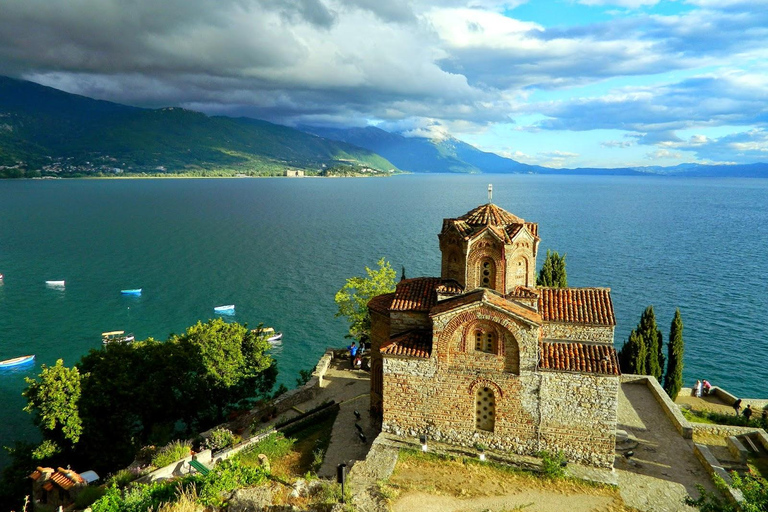 Depuis Tirana : Excursion d&#039;une journée au lac d&#039;Ohrid et à Struga en Macédoine du Nord