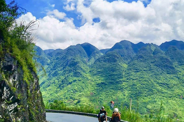 Tour in moto di Ha Giang di 3 giorni da Sa Pa con autistaAtterraggio a Ninh Binh