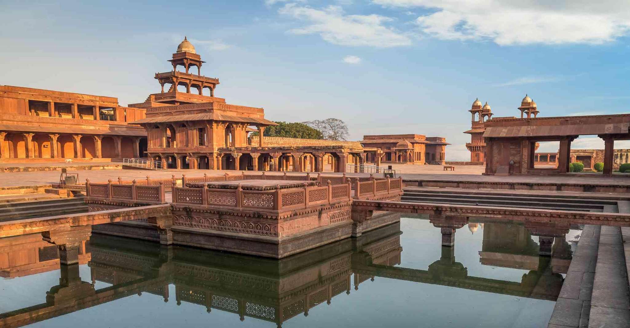 Agra To Jaipur with Guided Fatehpur Sikri & Abhaneri Tour - Housity