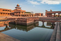 Agra a Jaipur con Fatehpur Sikri y Abhaneri Guidy Guid - Housity