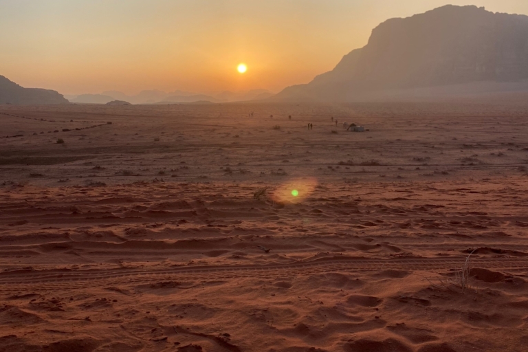 Excursion de 4 heures au coucher du soleil dans le désert de Wadi rum4Heures de Jeep matin ou coucher de soleil Wadi Rum Desert Highlights