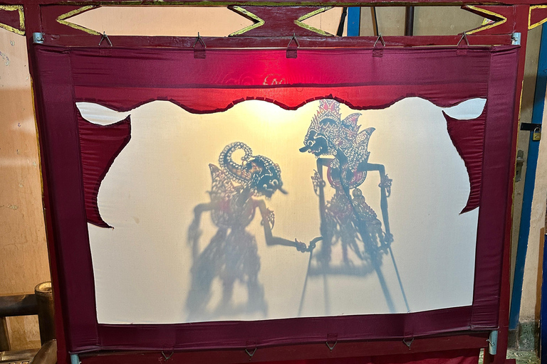 Yogyakarta: wandeltour met gids naar het paleis van de sultan en TamansariYogyakarta: begeleide wandeltour naar het paleis van de sultan en Tamansari