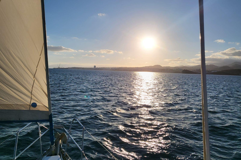 Tour privado en velero al atardecer PDL