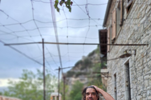 Berat: Guided Walking Tour with Food and Wine Tasting