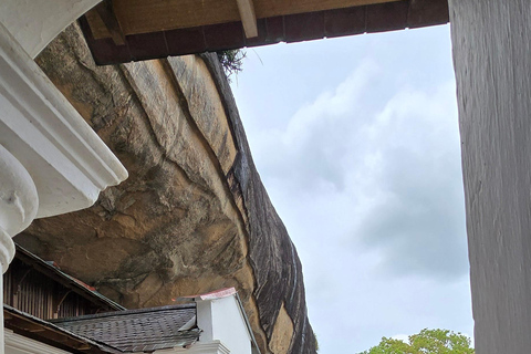 Kandy: Polonnaruwa, Sigiriya & Dambulla Private Tour
