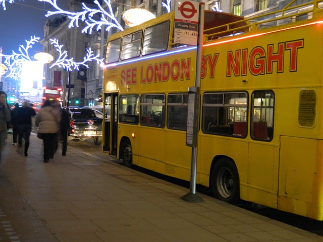 London: Christmas Lights Open-Top Bus Tour with Guide