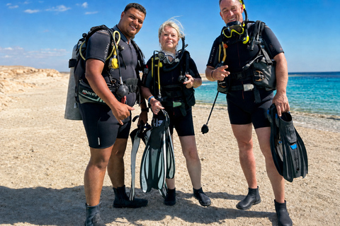 Marsa Alam: Marsa Egla 2-Guided Shore Dives with Pickup