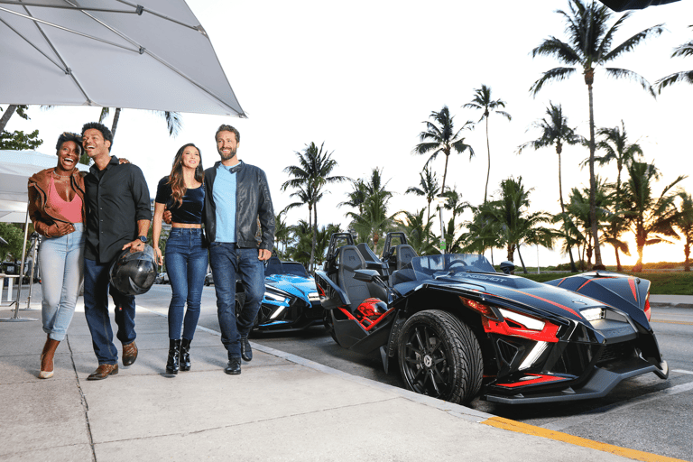 Esplora Oahu in sella a una Polaris SlingshotEsplora Oahu con una Polaris Slingshot - 8 ore