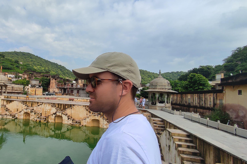 From Mumbai: 4-Day Golden Triangle Tour with Flights Tour Price without Hotels