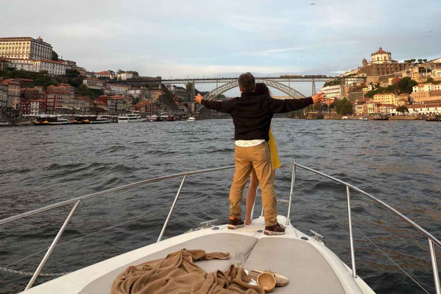 Porto: Private Yacht Tour with Local Wine and Snacks