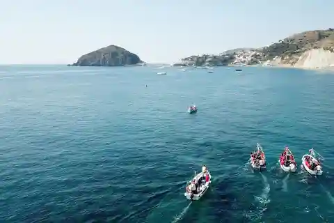 Ischia: Sant'Angelo e Maronti z transferem z Neapolu