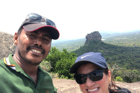 Colombo: Dambulla Cave Temple and Sigiriya Day Trip