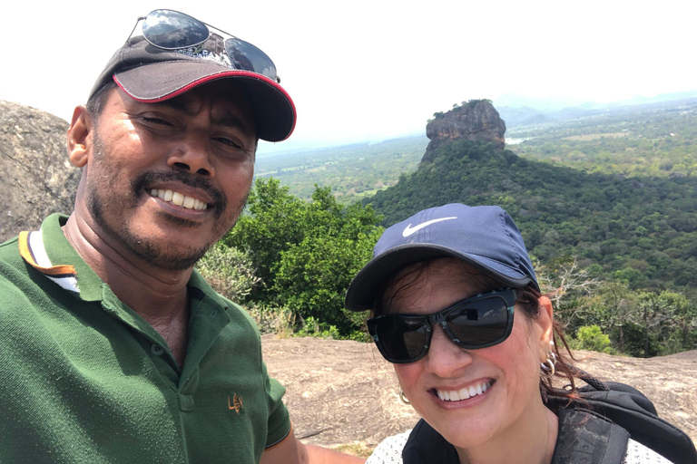 Colombo: Dambulla Cave Temple and Sigiriya Day Trip