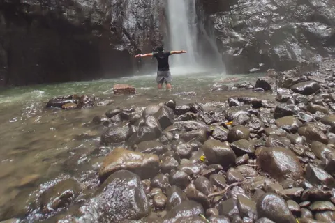 Tamanique waterfalls and Walter Thilo Deininger Park.