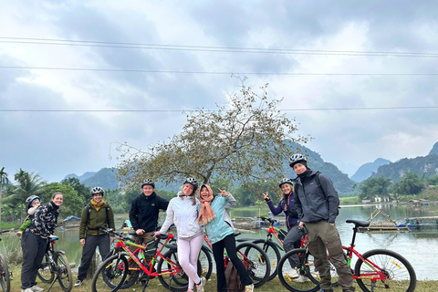 河内：2天-浦隆-徒步旅行、度假村和阳台房河内：2 天 Pu Luong 徒步、度假村和阳台房