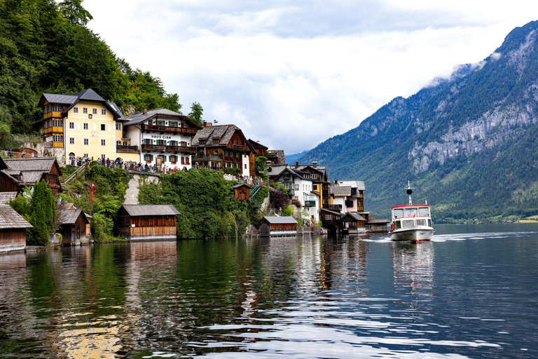 From Vienna: Hallstatt and Salzburg Day Tour