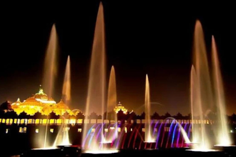 Tour privado por el casco antiguo de Delhi con el templo de AkshardhamTour privado por el casco antiguo de Delhi con ticket de entrada