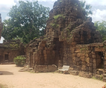 Chi so mountain _ Ta moa zoo_ Bati temple Tour