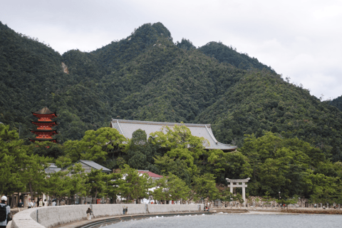 Visite guidée d&#039;Hiroshima et de Miyajima avec un guide parlant anglais