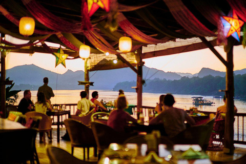 Luang Prabang: Mekong Sunset Cruise and Market Private Tour