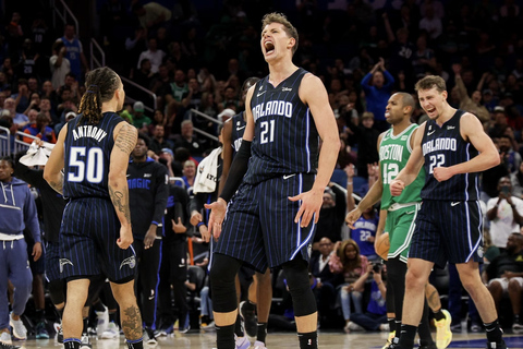 Orlando: Orlando Magic NBA BasketbiljetterMatch på försäsongen - Sittplatser Promenad A