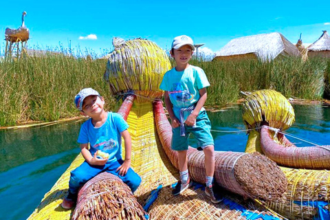 Visite des îles flottantes d&#039;Uros à Puno