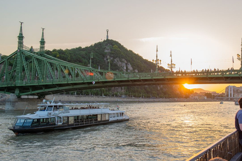 Crucero por el Danubio al atardecer en Budapest con Prosecco ilimitado