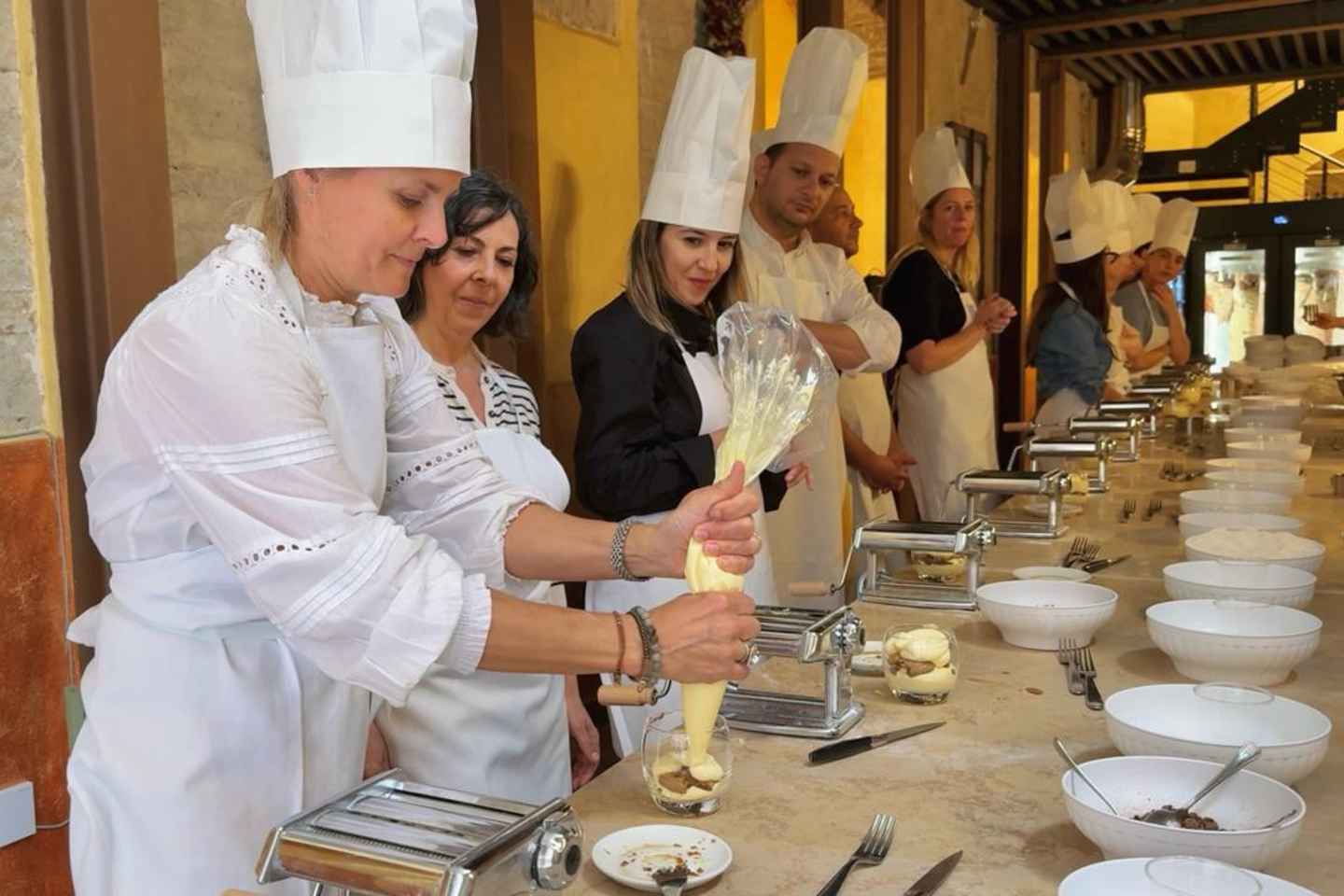 바티칸 근처 와인과 함께하는 로마 파스타&티라미수 클래스