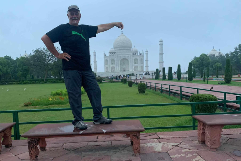 Tour di Agra taj mahal salta la filaTour privato di un giorno delhi agra Jaipur delhi