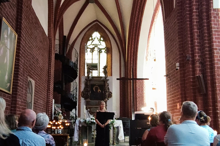 Breslavia: Concerti privati di musica classica in direttaBreslavia: Concerti privati di musica classica per candele, dal vivo