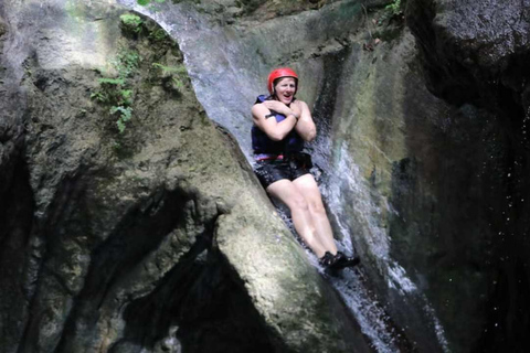 Puerto Plata: Excursão às Cachoeiras de Damajagua com almoçoPuerto Plata: Excursão às Cataratas de Damajagua com almoço