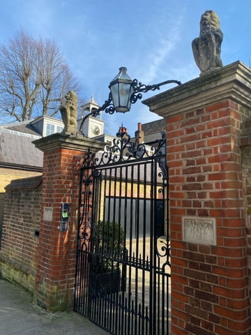 London: Historic Homes of Hampstead Village Walking Tour