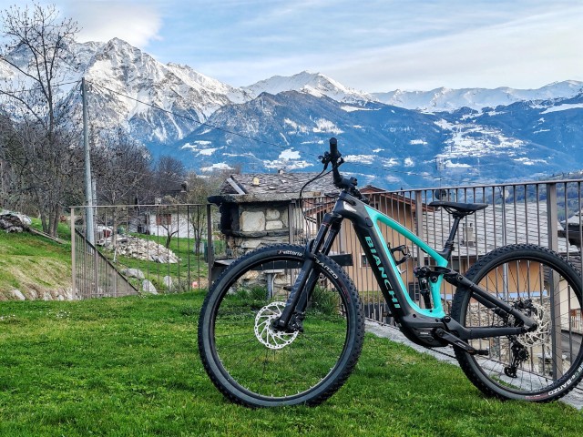 Visit Aosta E-bike full suspension day rental in Aoste