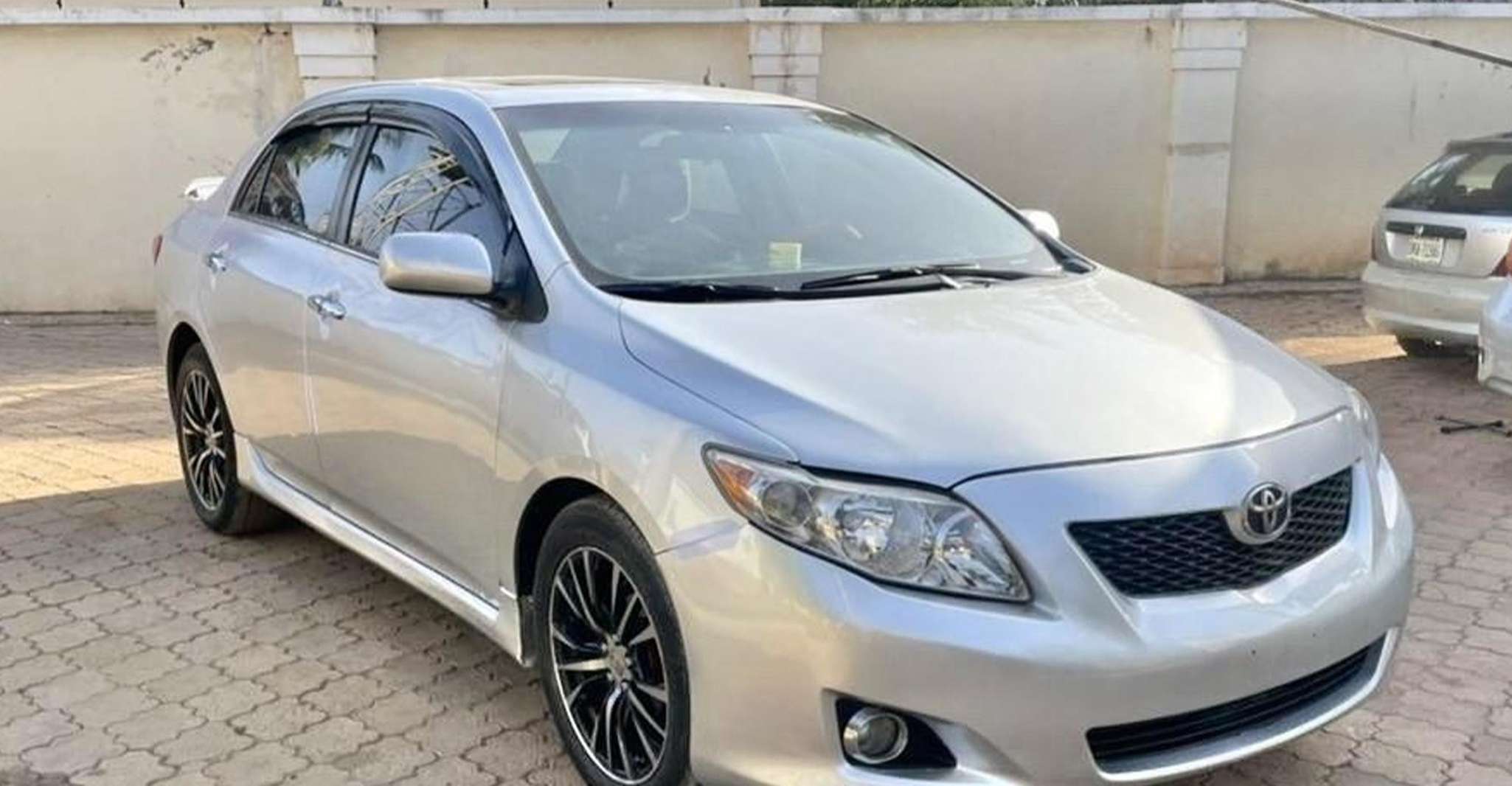 Premium Rides in Nigeria (Airport Transfers/Car Hire) - Housity