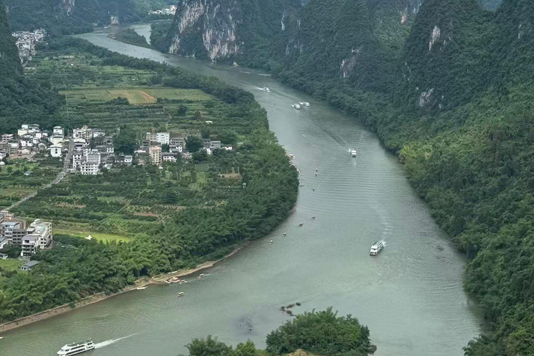 From Guilin/Yangshuo: Private Li River Cruise & Cycling Tour
