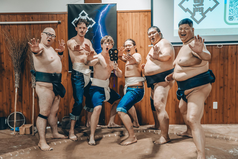 Osaka: Breakfast + Sumo Wrestling Show and Sumo Experience