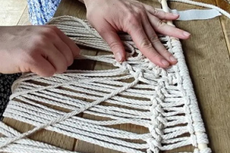 Leipzig: Macrame Wall Hanging Workshop with Custom Design