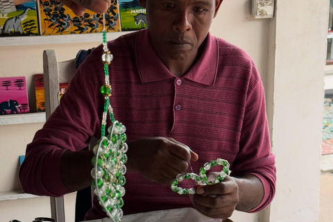 Arusha: Evening Culture & Craft Tour with Tuk-Tuk Ride