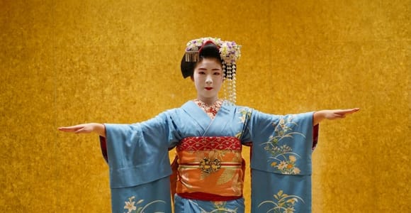 Kyoto: Geisha (Maiko) Dance Show, Games, Dinner & Open Bar