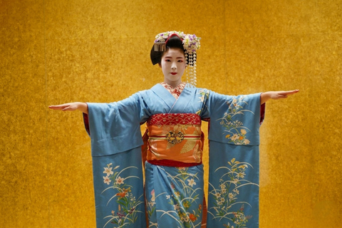 Kyoto: Geisha(Maiko) Show with Dinner, Games & Open Bar