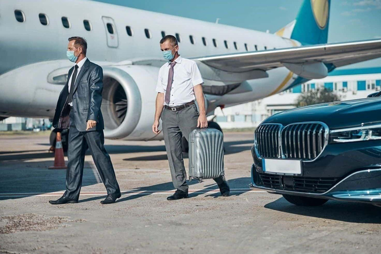 Baku: Airport Private Transfer with City Highlights